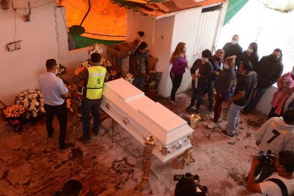 Despiden a Ana Karen, joven arrastrada por corriente en Tlalnepantla