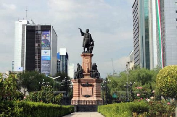 Cambiarán monumento a Cristóbal Colón en Reforma por estatua de mujer indígena