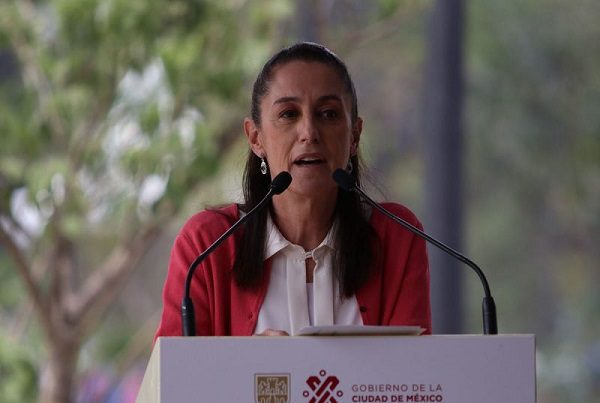 Sheinbaum descarta acuerdos "en lo oscurito" con alcaldes de oposición