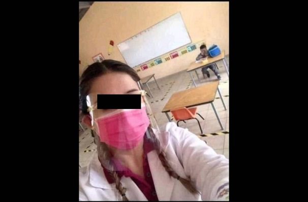 Critican a maestra por exhibir a único alumno que asistió a clases, en Durango