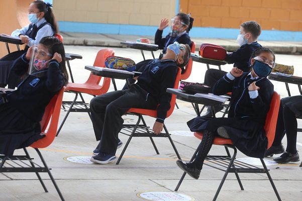 Cuarta semana de reducción de casos y sin aumentó contagios por reabrir escuelas: López-Gatell