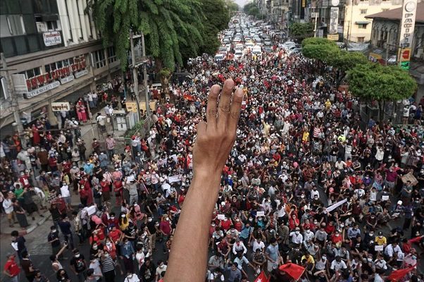 Junta militar de Birmania establece alto al fuego hasta fin de año