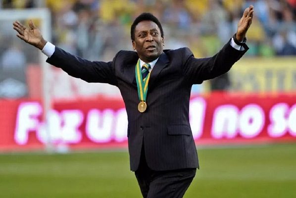 Pelé está hospitalizado desde hace seis días tras exámenes de rutina