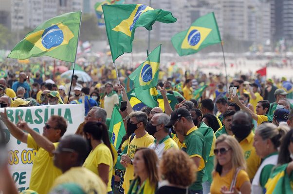 Bolsonaro amenaza al Tribunal Supremo durante manifestación masiva