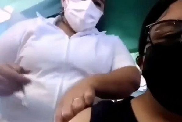 Gobierno de Veracruz denuncia a enfermera que simuló vacunar a joven