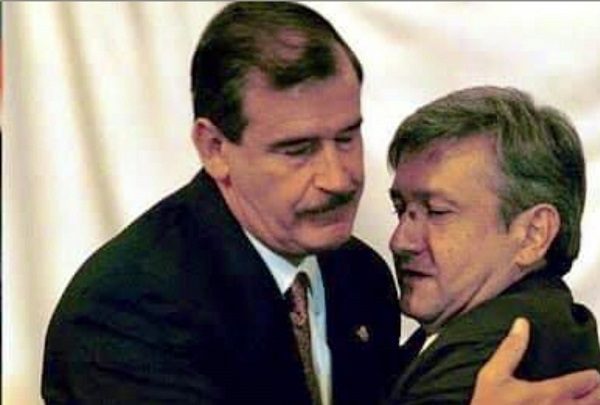 "Mírenlo que querendón", dice Fox con foto abrazado a AMLO
