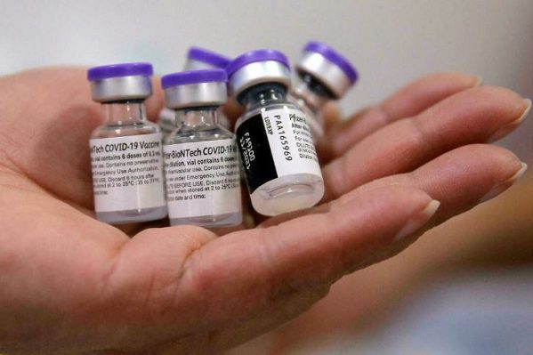 UE evalúa viabilidad de dosis de refuerzo de la vacuna de Pfizer