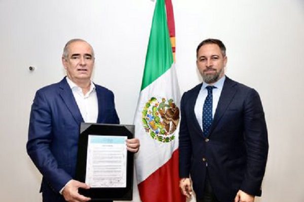 A pesar de firma con VOX, senadores del PAN respaldan a coordinador