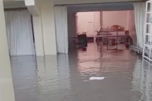 Reportan muertes de pacientes en IMSS de Tula derivado de fallas por inundaciones