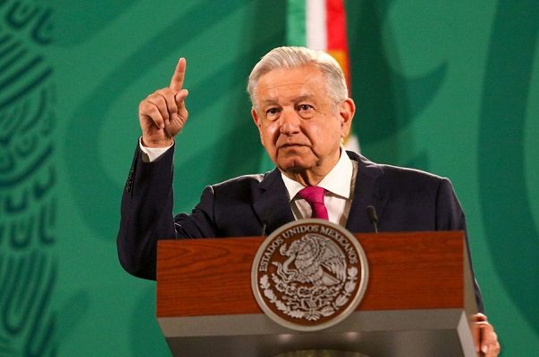 AMLO celebra cambio de estatua de Colón por una de mujer olmeca en CDMX