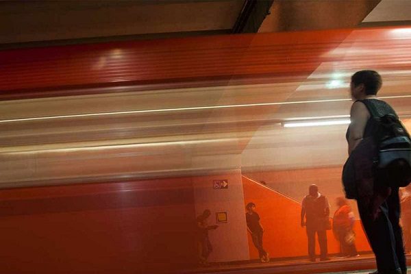 Hombre se arroja a vías del Metro Bondojito