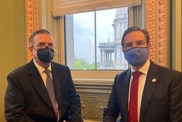 Ebrard llega a Casa Blanca para entablar diálogo de alto nivel