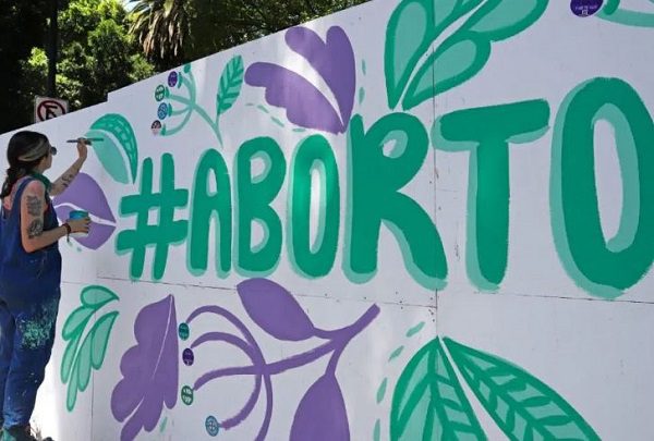 SCJN declara inconstitucional reconocer la vida humana desde la concepción