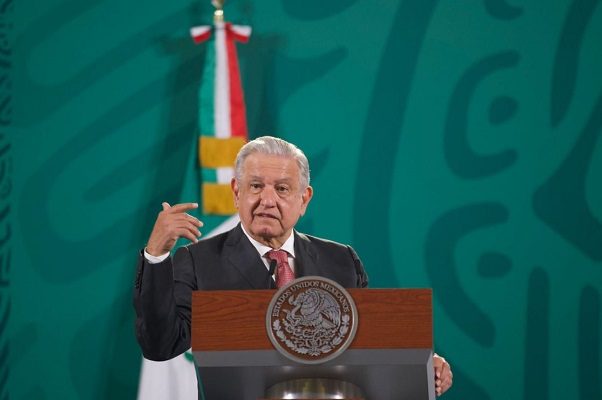 "De las mejores obras del mundo", dice AMLO sobre aeropuerto en Santa Lucía
