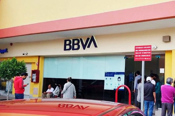 Tras más de 15 horas de presentar fallas, BBVA restablece servicio