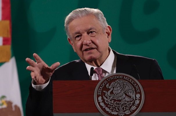 "Ya no hay moches ni corrupción en la CRE", asegura AMLO