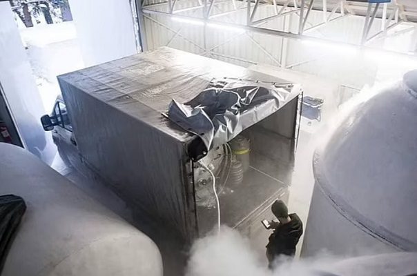 Mujer roba cuerpos y cerebros humanos de empresa de criogenia, en Rusia
