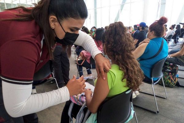 Coahuila alista vacunación para mil adolescentes de 12 a 17 años