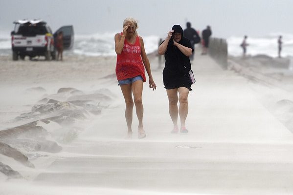 'Nicholas' arriba a Texas y se degrada a tormenta tropical