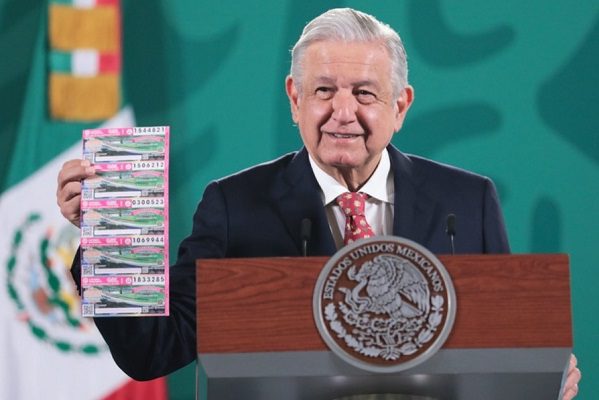AMLO pide comprar ‘cachito’ para gran sorteo del 15 de septiembre