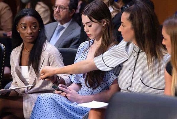 Simone Biles testifica en investigación sobre abusos de médico de gimnasia