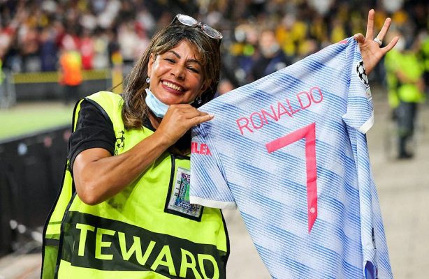 Cristiano Ronaldo regala su playera a guardia tras propinarle un balonazo