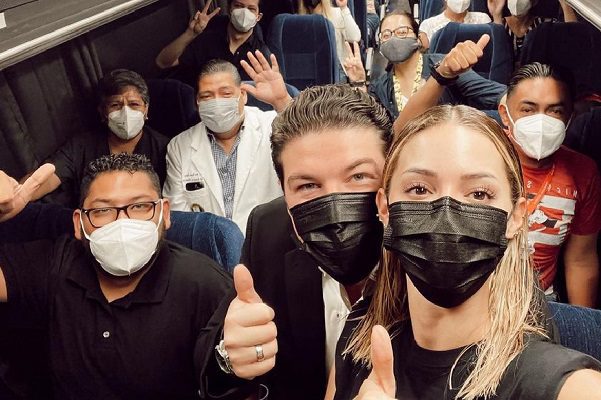 Samuel García anuncia vacunación a menores de edad de NL en McAllen, Texas