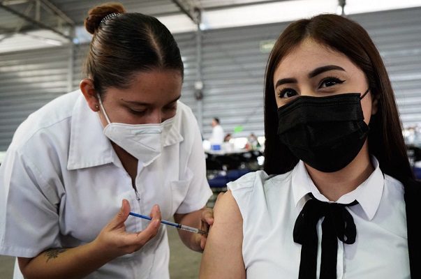 Continúa vacunación para mayores de 18 años en ocho municipios de Edomex