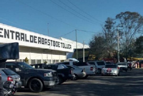 Cuatro trabajadores de la Central de Abasto de Toluca mueren en cámara fría