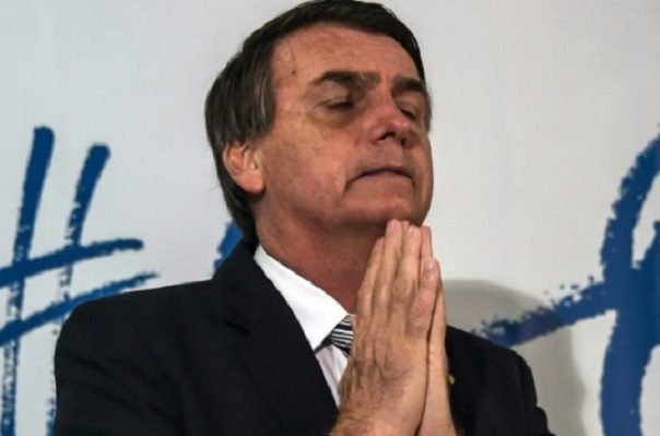 "Dios me puso en el cargo y solo él puede sacarme", asegura Bolsonaro