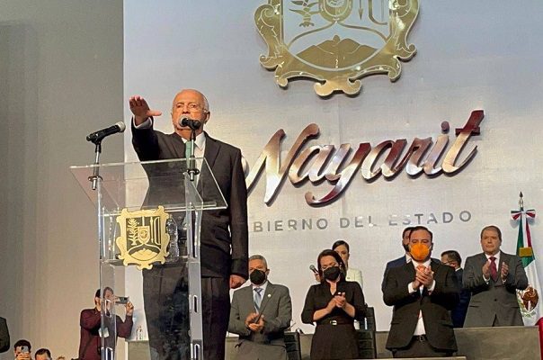 Miguel Ángel Navarro toma protesta como gobernador de Nayarit