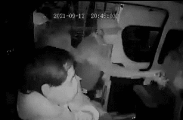 "¡Que no!”, gritaron pasajeros a asaltantes y los bajaron de combi, en Edomex #VIDEO