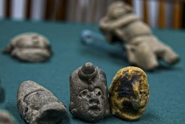 Autoridades detienen subasta de piezas arqueológicas mexicanas en Roma