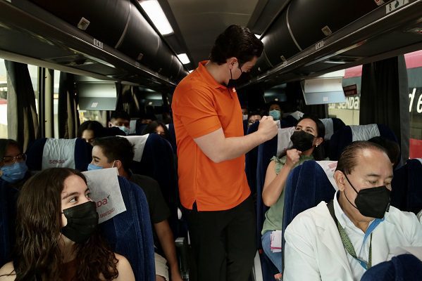 Inicia vacunación a menores de 18 años de NL a través de programa transfronterizo