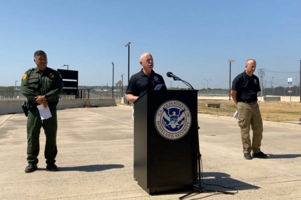 "Las fronteras no están abiertas", asegura Gobierno de EE.UU. a migrantes en Texas
