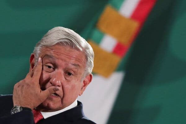 AMLO acusa a HSBC le canceló una cuenta "de manera arbitraria"