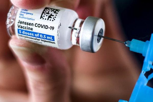J&J reporta que dosis de refuerzo eleva 12 veces anticuerpos contra COVID