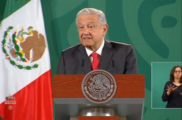 "Pero prefiero no opinar", dice AMLO sobre objeción de conciencia