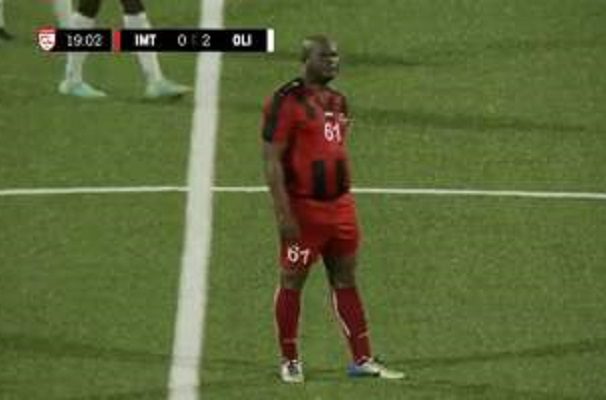 El vicepresidente de Surinam juega en la Concachampions #VIDEO