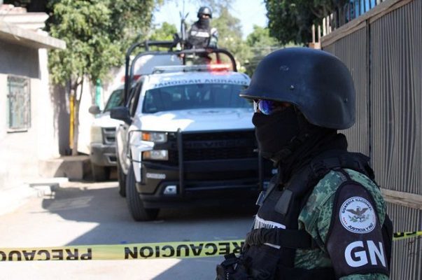 Desalojan 20 inmuebles por hallazgo de granada en Apaseo El Alto, Guanajuato
