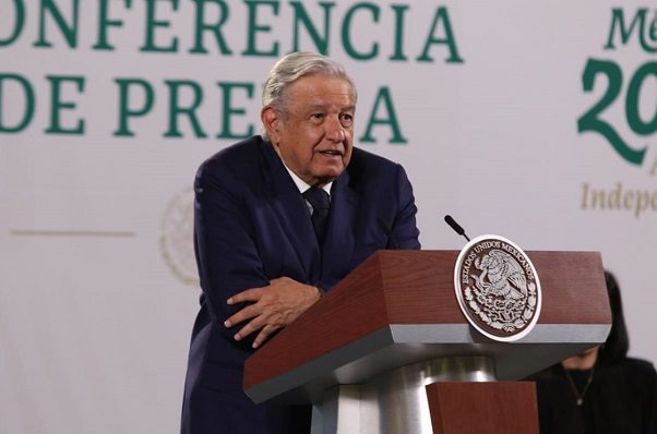 AMLO culpa a España por no encontrar vacuna contra la viruela en la Colonia