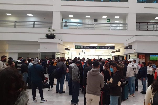 Estafan a 200 mexicanos con supuesta oferta de trabajo en Canadá