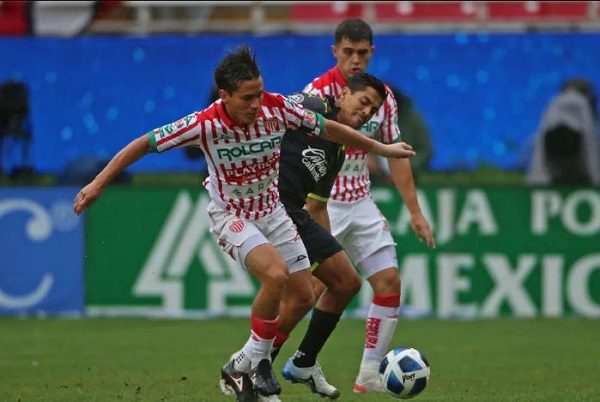 Cofece multa a 17 clubes de futbol mexicano por imponer tope salarial a la Femenil