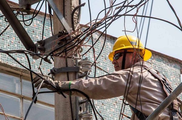 AMLO anuncia que iniciativa de Reforma Eléctrica llegará la próxima semana