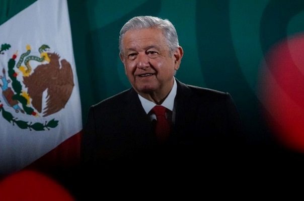 AMLO agradece al Papa Francisco envío de códices prehispánicos