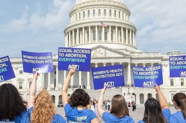 Cámara de Representantes de EE.UU. impulsa plan de derecho al aborto