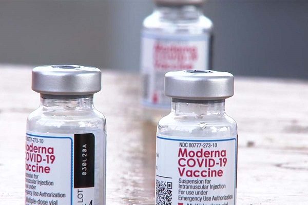 Vacuna Moderna es eficaz tras cinco meses después de dosis de refuerzo