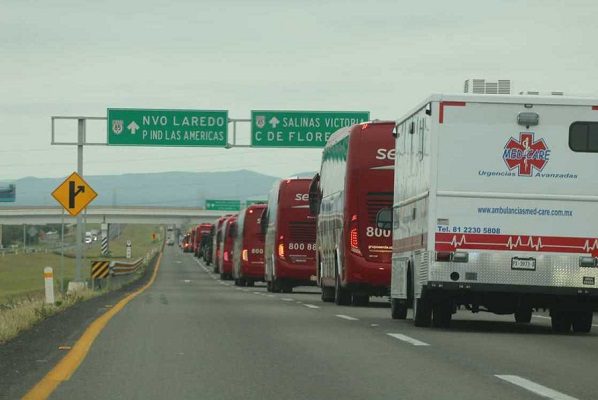 Tras exhorto de AMLO, empresas de autobuses niegan viajes a migrantes