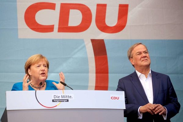 En su último mitin, Angela Merkel pide votar por el futuro de Alemania