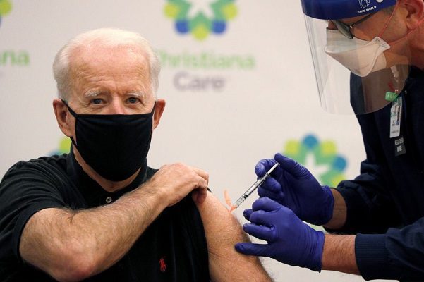 Joe Biden recibirá tercera vacuna de Pfizer este lunes